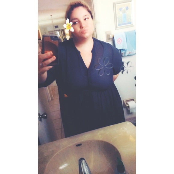 Meet your Posher, Christina - Picture 2 of 5